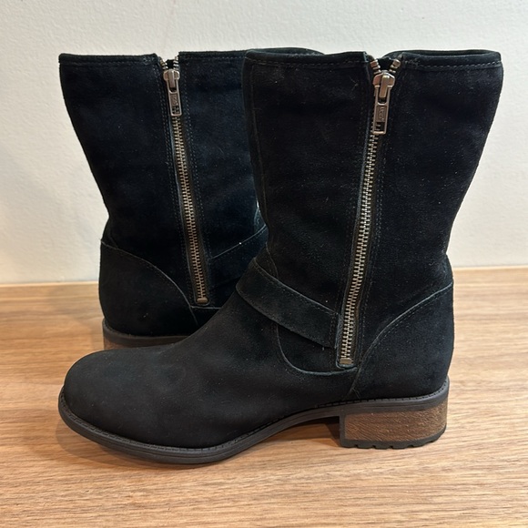 UGG Australia CHANEY Water Resistant Moto Boots in Black Suede Leather Size 8 - Picture 5 of 8